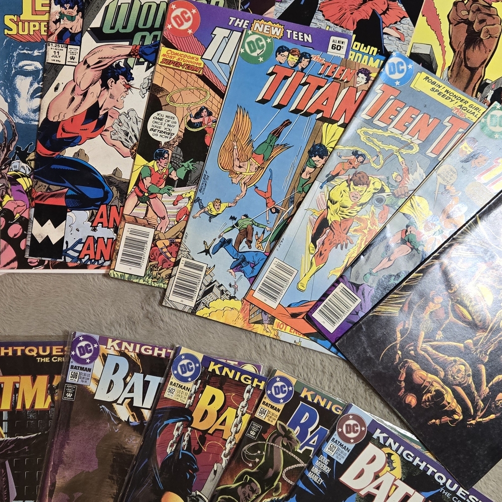 DC Comics Collection - Picture 3 of 4